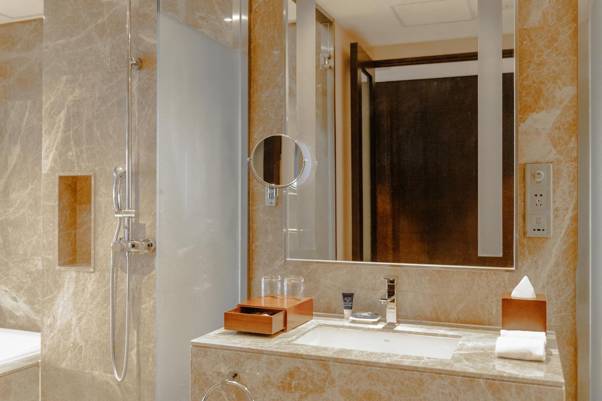 Four Points By Sheraton Qingdao, West Coast Экстерьер фото