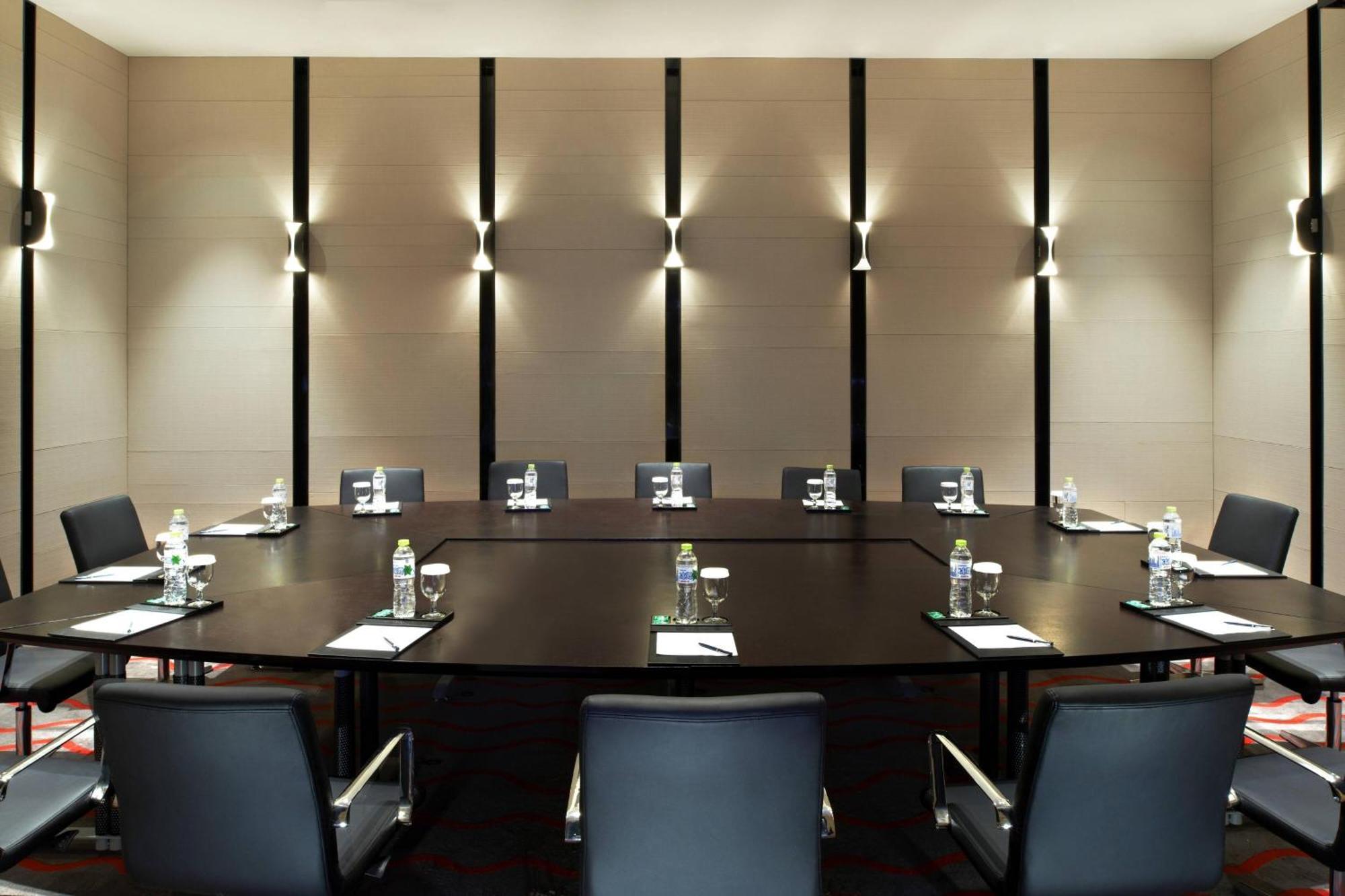 Four Points By Sheraton Qingdao, West Coast Экстерьер фото