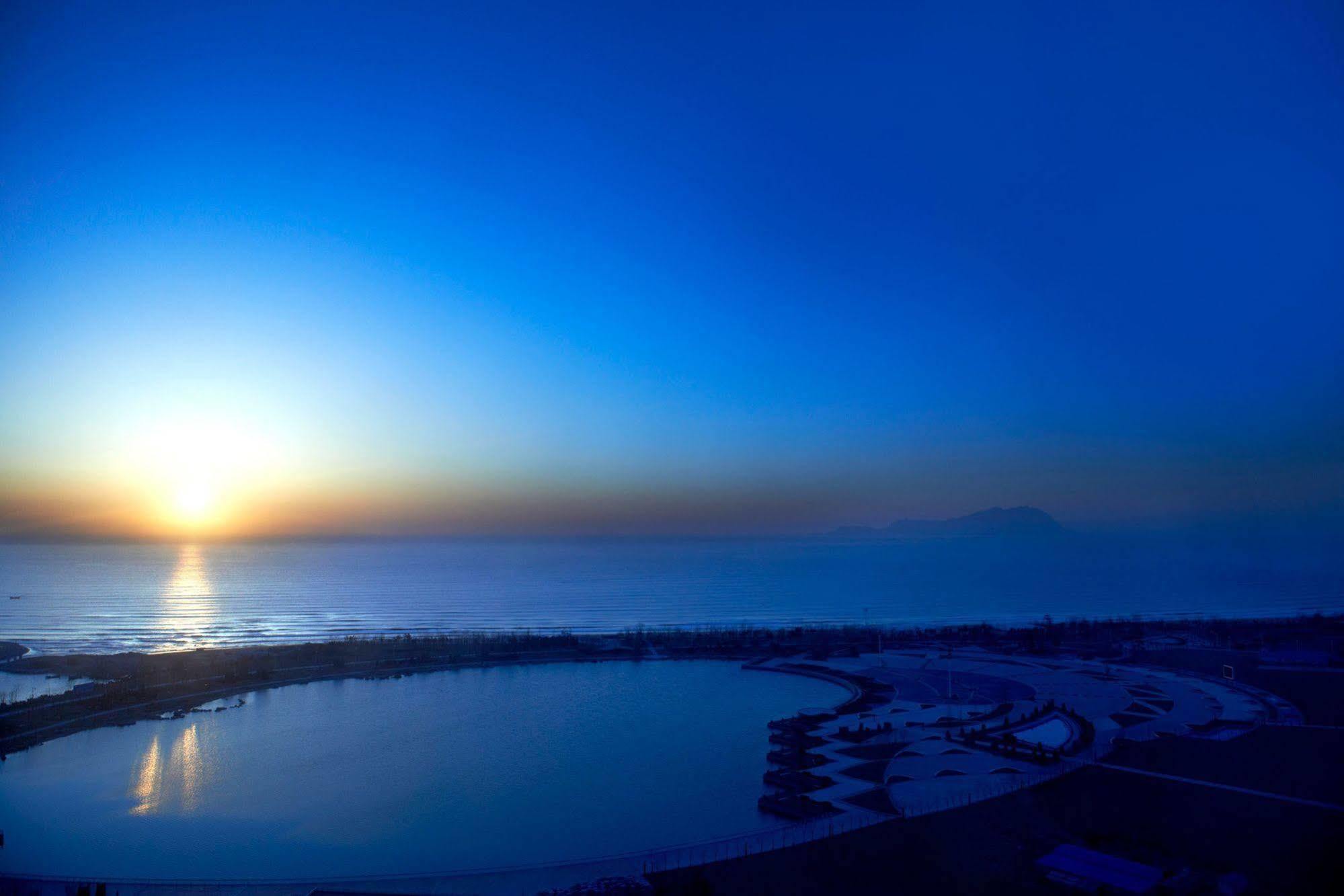 Four Points By Sheraton Qingdao, West Coast Экстерьер фото